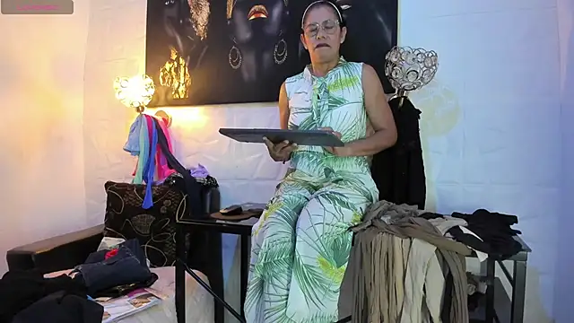 miss lucero1 online show from October 29, 2025, 1:30 am