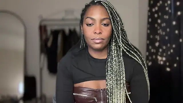 Snapshot of marisilva_br chatting on November 4, 2025, 8:30 pm marisilva br online show from November 4, 2025, 8:30 pm