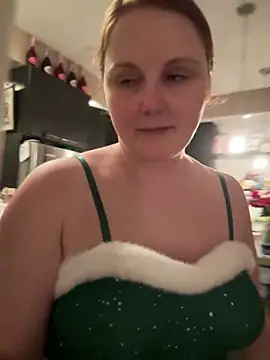 Snapshot of GingerSnap33 chatting on December 24, 2024, 2:54 am GingerSnap33 online show from December 24, 2024, 2:54 am