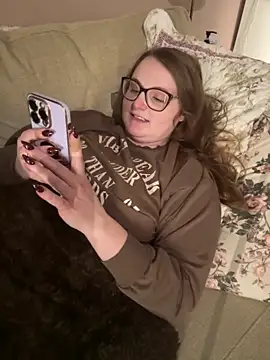 Snapshot of GingerSnap33 chatting on January 19, 2025, 2:36 am GingerSnap33 online show from January 19, 2025, 2:36 am