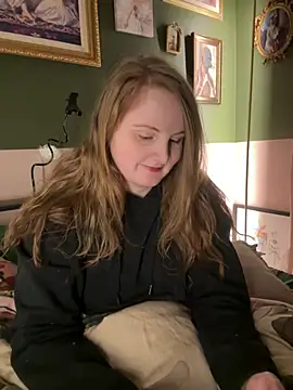 Snapshot of GingerSnap33 chatting on February 1, 2025, 3:30 am GingerSnap33 online show from February 1, 2025, 3:30 am