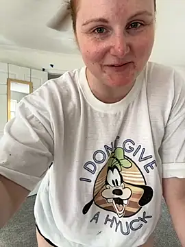 Snapshot of GingerSnap33 chatting on September 30, 2025, 7:08 pm GingerSnap33 online show from September 30, 2025, 7:08 pm