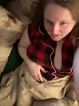 Snapshot of GingerSnap33 chatting on October 12, 2025, 5:34 pm GingerSnap33 online show from October 12, 2025, 5:34 pm