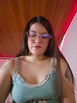 juli05star20 online show from May 1, 2026, 11:20 pm