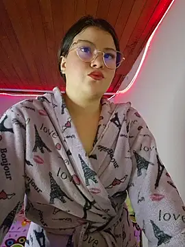 juli05star20 online show from May 22, 2026, 10:37 pm