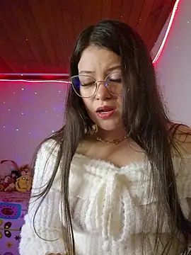 juli05star20 online show from June 14, 2026, 10:23 pm