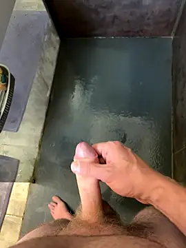 Snapshot of thestringer chatting on October 30, 2025, 2:29 pm thestringer online show from October 30, 2025, 2:29 pm