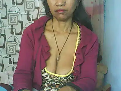 Snapshot of nene_belle chatting on July 9, 2026, 7:45 am nene belle online show from July 9, 2026, 7:45 am