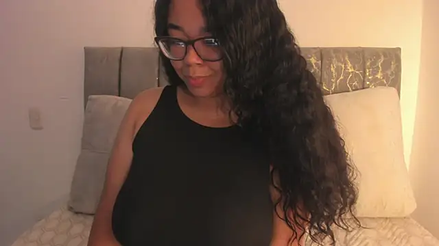 Snapshot of XMara chatting on June 9, 2026, 4:29 pm XMara online show from June 9, 2026, 4:29 pm