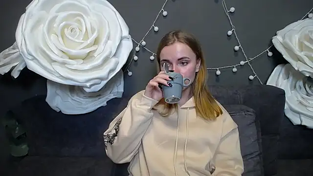 MargaritaKiss online show from November 28, 2025, 8:33 pm