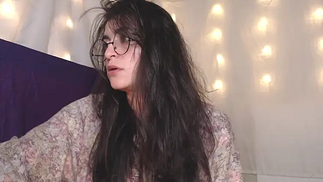 Snapshot of Marci_owo chatting on December 18, 2024, 7:19 pm Marci owo online show from December 18, 2024, 7:19 pm