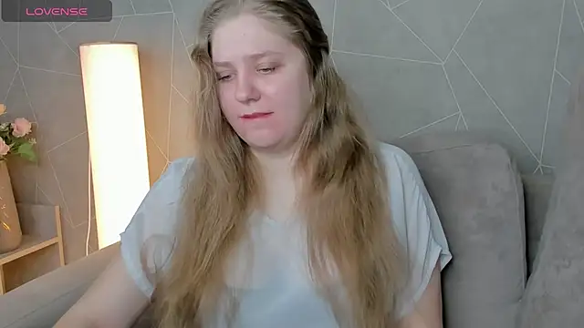 Snapshot of Megan_Violer chatting on December 12, 2024, 3:16 pm Megan Violer online show from December 12, 2024, 3:16 pm