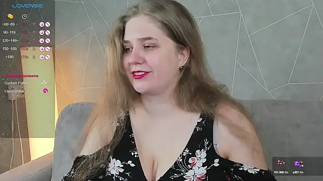 Snapshot of Megan_Violer chatting on January 26, 2025, 3:36 pm Megan Violer online show from January 26, 2025, 3:36 pm