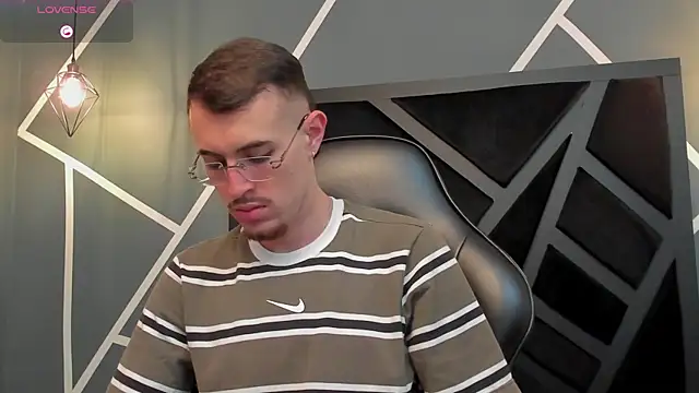 Snapshot of CodyWalkerR chatting on September 17, 2025, 5:25 pm CodyWalkerR online show from September 17, 2025, 5:25 pm