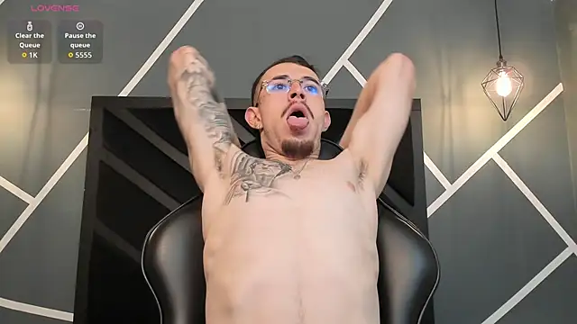 Snapshot of CodyWalkerR chatting on September 23, 2025, 5:38 pm CodyWalkerR online show from September 23, 2025, 5:38 pm