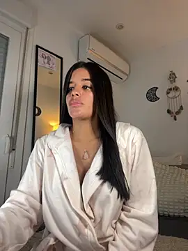 EmelyRogers online show from November 28, 2025, 6:32 pm