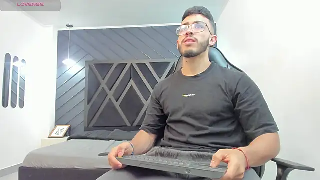 Liam Kleiin online show from November 10, 2025, 11:20 am