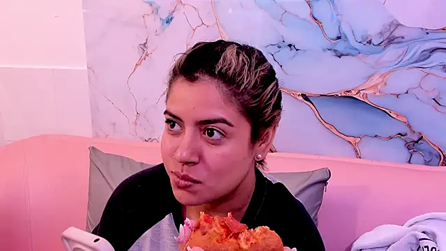 taylor cupper online show from November 8, 2025, 3:39 am