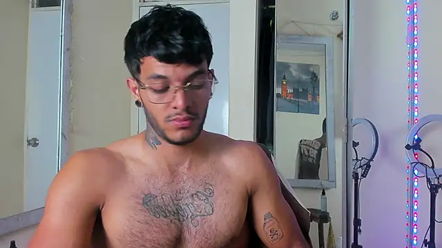 JuanBlade online show from March 20, 2025, 1:13 am