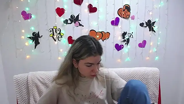 TinaRedly online show from January 30, 2025, 9:36 pm