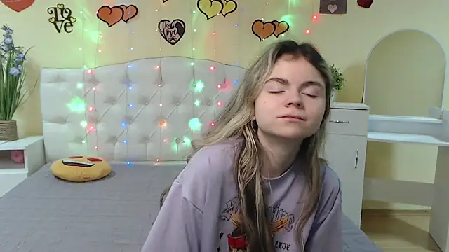 TinaRedly online show from February 18, 2025, 4:15 am