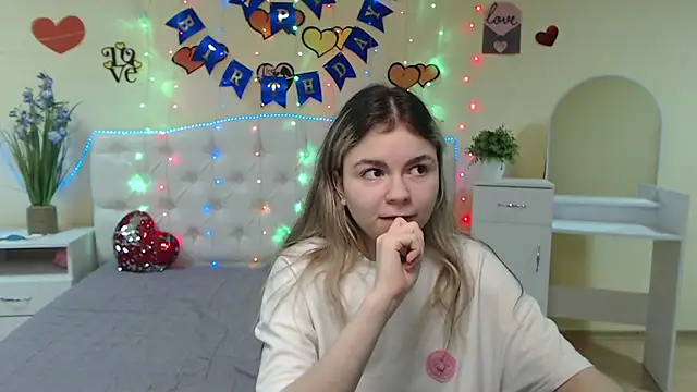 TinaRedly online show from March 3, 2025, 12:48 am