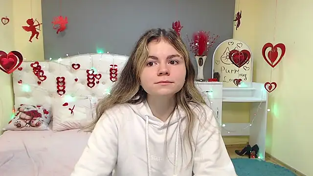 TinaRedly online show from February 15, 2026, 6:15 pm