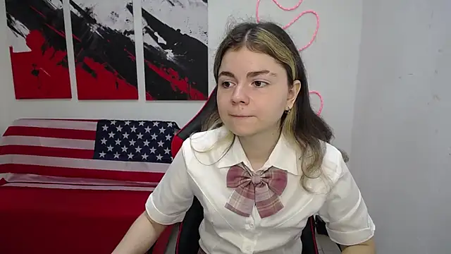 Snapshot of TinaRedly chatting on July 4, 2026, 5:08 pm TinaRedly online show from July 4, 2026, 5:08 pm