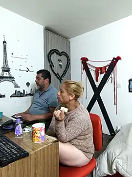 Snapshot of hotandfierylatinos2023 chatting on October 16, 2025, 9:43 am hotandfierylatinos2023 online show from October 16, 2025, 9:43 am