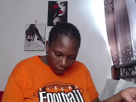 Whimsicalwillow online show from October 30, 2025, 11:11 am