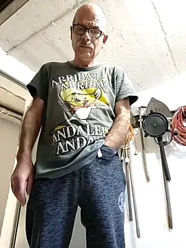 bottomhairy online show from March 2, 2025, 3:16 pm