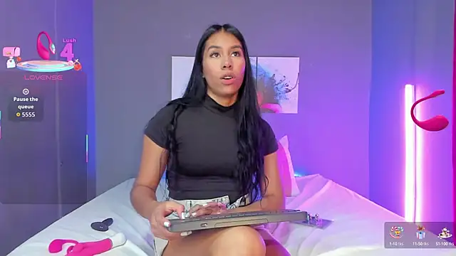 MadissonShakur online show from October 7, 2025, 5:21 pm