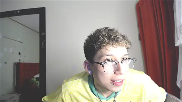 Snapshot of _Thomas_hot_ chatting on December 22, 2024, 11:20 pm Thomas hot online show from December 22, 2024, 11:20 pm