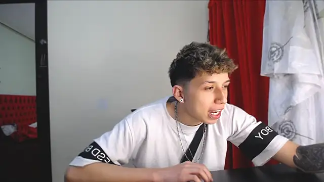 Snapshot of _Thomas_hot_ chatting on January 7, 2025, 11:03 pm Thomas hot online show from January 7, 2025, 11:03 pm