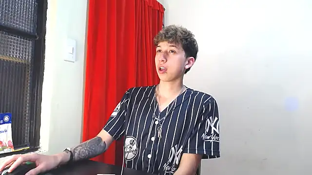 Snapshot of _Thomas_hot_ chatting on February 4, 2025, 9:20 pm Thomas hot online show from February 4, 2025, 9:20 pm