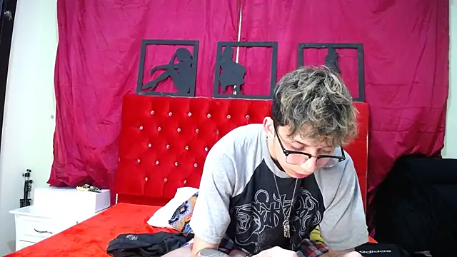 Snapshot of _Thomas_hot_ chatting on February 15, 2025, 5:09 am Thomas hot online show from February 15, 2025, 5:09 am