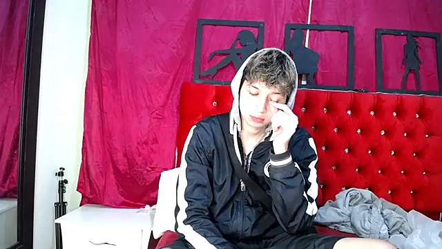 Snapshot of _Thomas_hot_ chatting on February 27, 2025, 4:09 am Thomas hot online show from February 27, 2025, 4:09 am