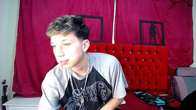 Snapshot of _Thomas_hot_ chatting on March 17, 2025, 1:14 am Thomas hot online show from March 17, 2025, 1:14 am