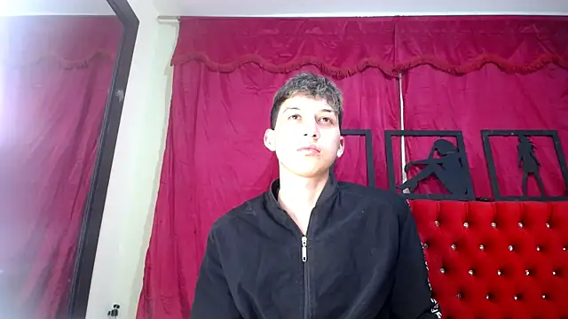 Snapshot of _Thomas_hot_ chatting on March 18, 2025, 1:00 am Thomas hot online show from March 18, 2025, 1:00 am