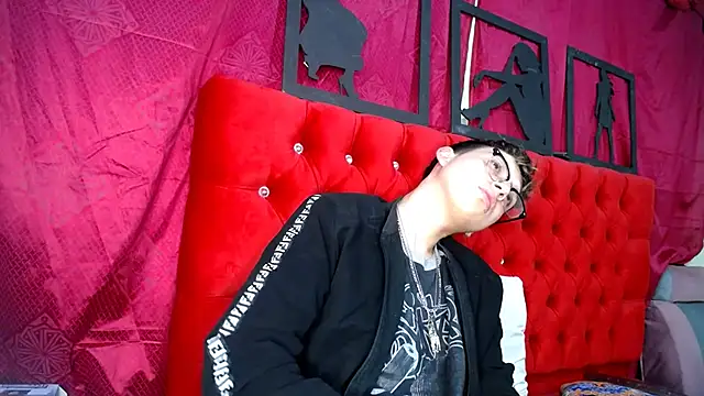 Snapshot of _Thomas_hot_ chatting on March 19, 2025, 3:52 am Thomas hot online show from March 19, 2025, 3:52 am