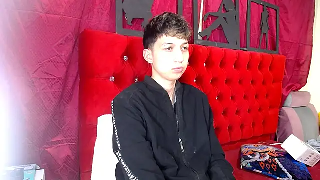 Snapshot of _Thomas_hot_ chatting on March 20, 2025, 12:40 am Thomas hot online show from March 20, 2025, 12:40 am