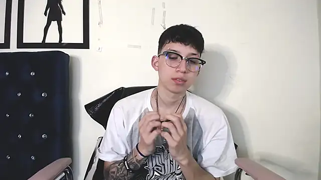 Snapshot of _Thomas_hot_ chatting on September 24, 2025, 2:04 am Thomas hot online show from September 24, 2025, 2:04 am