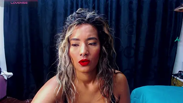 Snapshot of megan_collins96 chatting on January 22, 2025, 9:32 pm megan collins96 online show from January 22, 2025, 9:32 pm