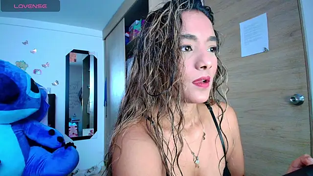 megan collins96 online show from April 27, 2026, 9:57 pm