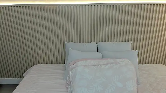 Snapshot of charlottebrowns_ chatting on May 21, 2026, 12:12 pm charlottebrowns online show from May 21, 2026, 12:12 pm