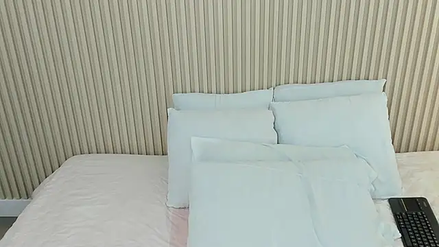 Snapshot of charlottebrowns_ chatting on June 13, 2026, 12:47 pm charlottebrowns online show from June 13, 2026, 12:47 pm