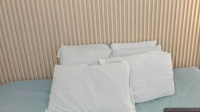 charlottebrowns  online show from July 11, 2026, 11:57 am