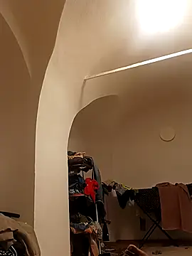 maleesa online show from September 8, 2025, 5:34 pm