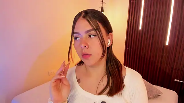 ArianaBaker online show from April 23, 2026, 12:51 pm