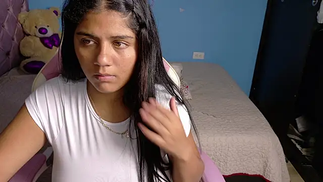 Snapshot of Candela-Smith chatting on August 3, 2026, 9:18 pm Candela-Smith online show from August 3, 2026, 9:18 pm